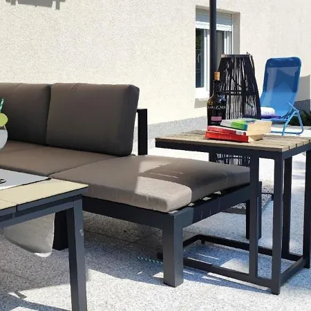 Apartment In Mit Schoener Terrasse Crikvenica