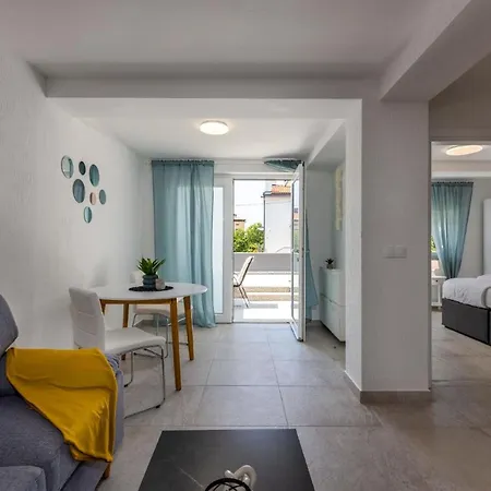 In Mit Schoener Terrasse Apartment Crikvenica