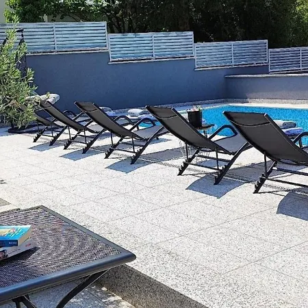 In Mit Schoener Terrasse Apartment Crikvenica